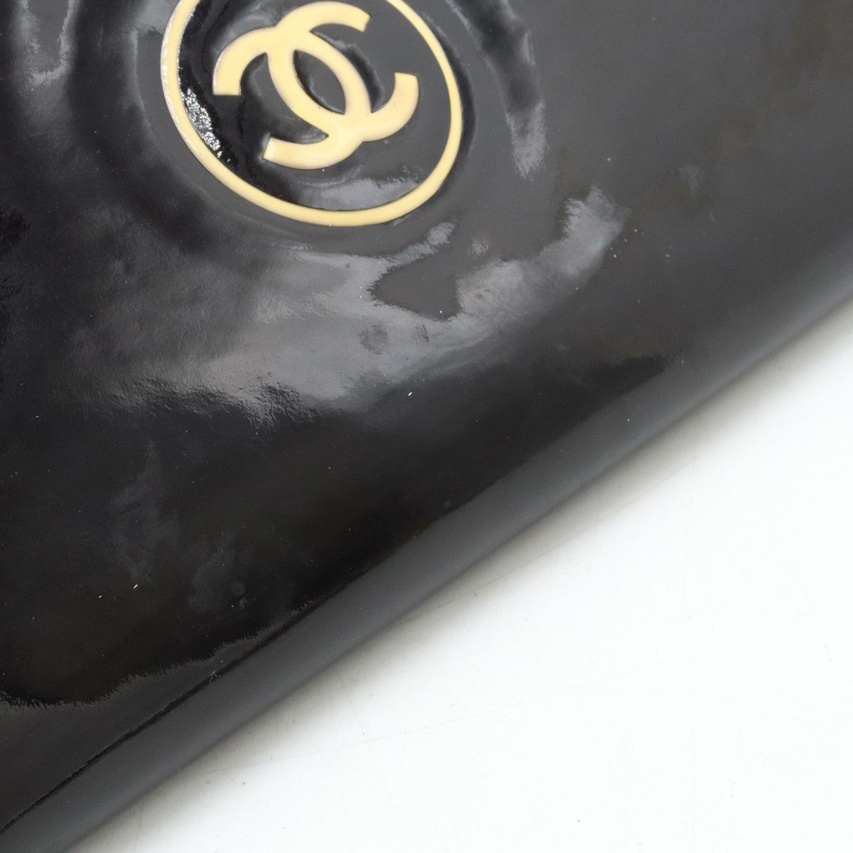 Chanel Chanel Chanel Patent Leather Makeup Coco Mark Round Zipper Long Wallet A47662 Leather Long Wallet A47662 in Very Good Condition Size ONE SIZE - 4 Thumbnail