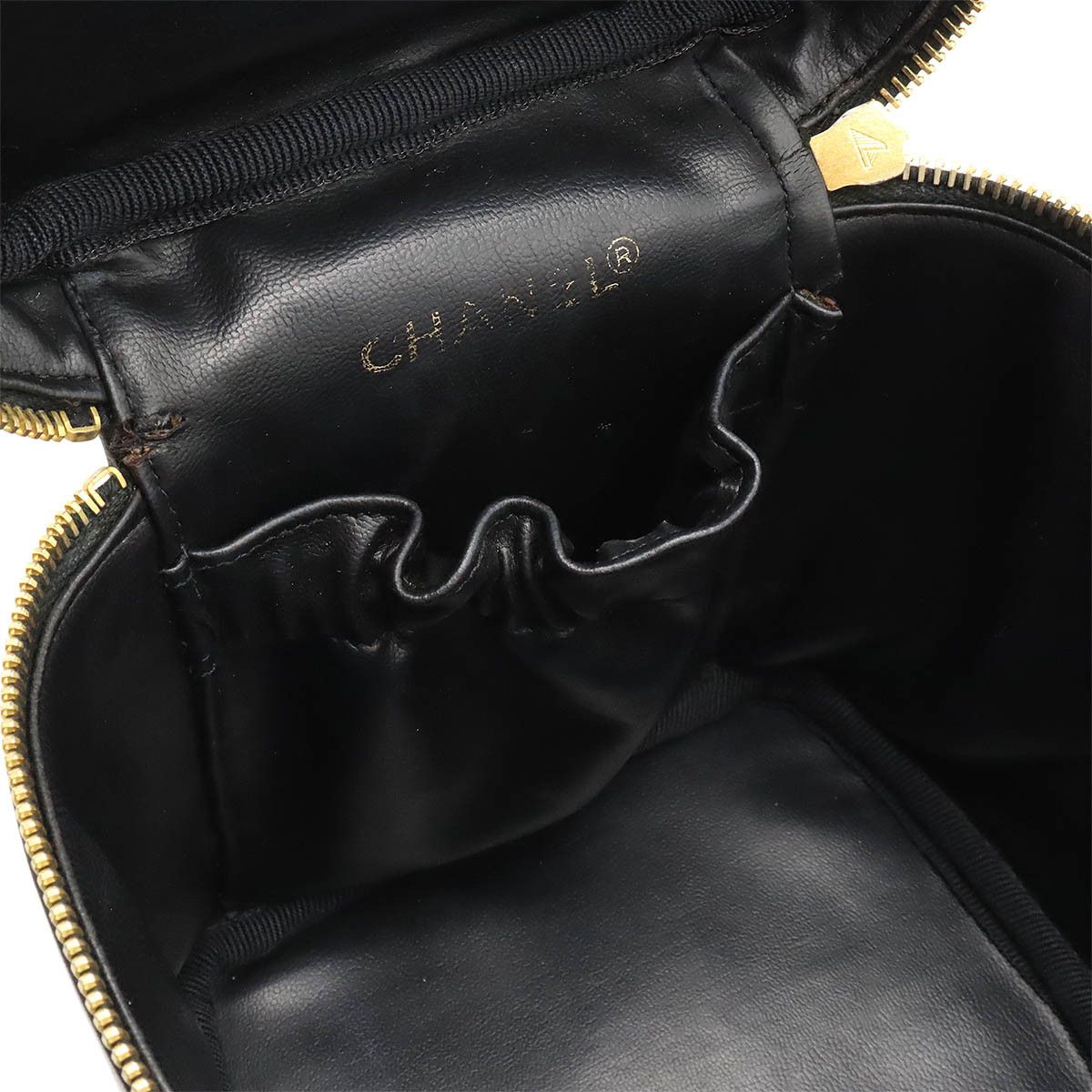 Chanel Chanel Chanel Lambskin Bicolor Vanity Handbag A01619 Leather Handbag A01619 in Very Good Condition Size ONE SIZE - 8 Thumbnail