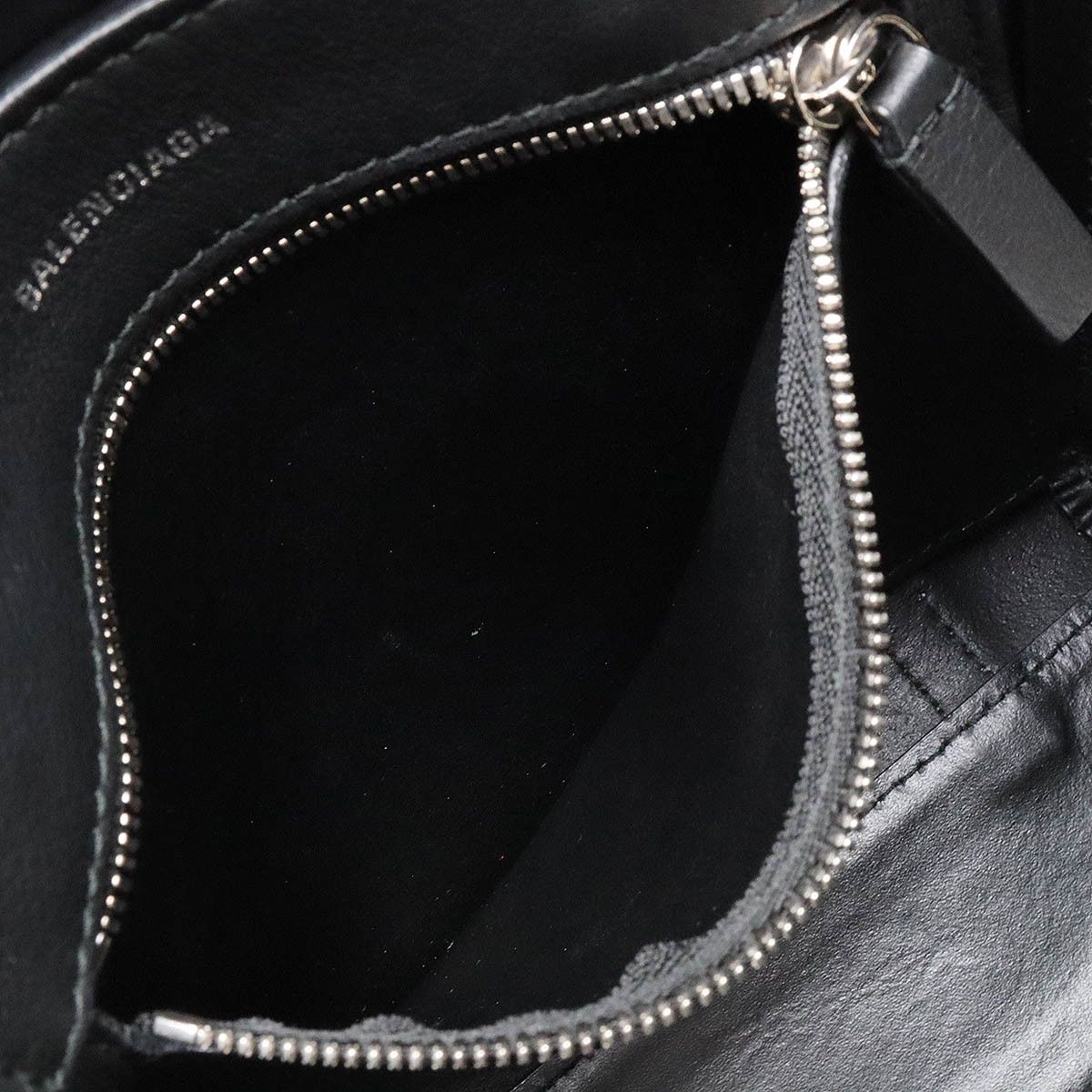Balenciaga Balenciaga Balenciaga Leather EVERYDAY Tote XXS 2WAY Bag 551815 Leather Tote Bag 551815 in Very Good Condition Size ONE SIZE - 9 Thumbnail