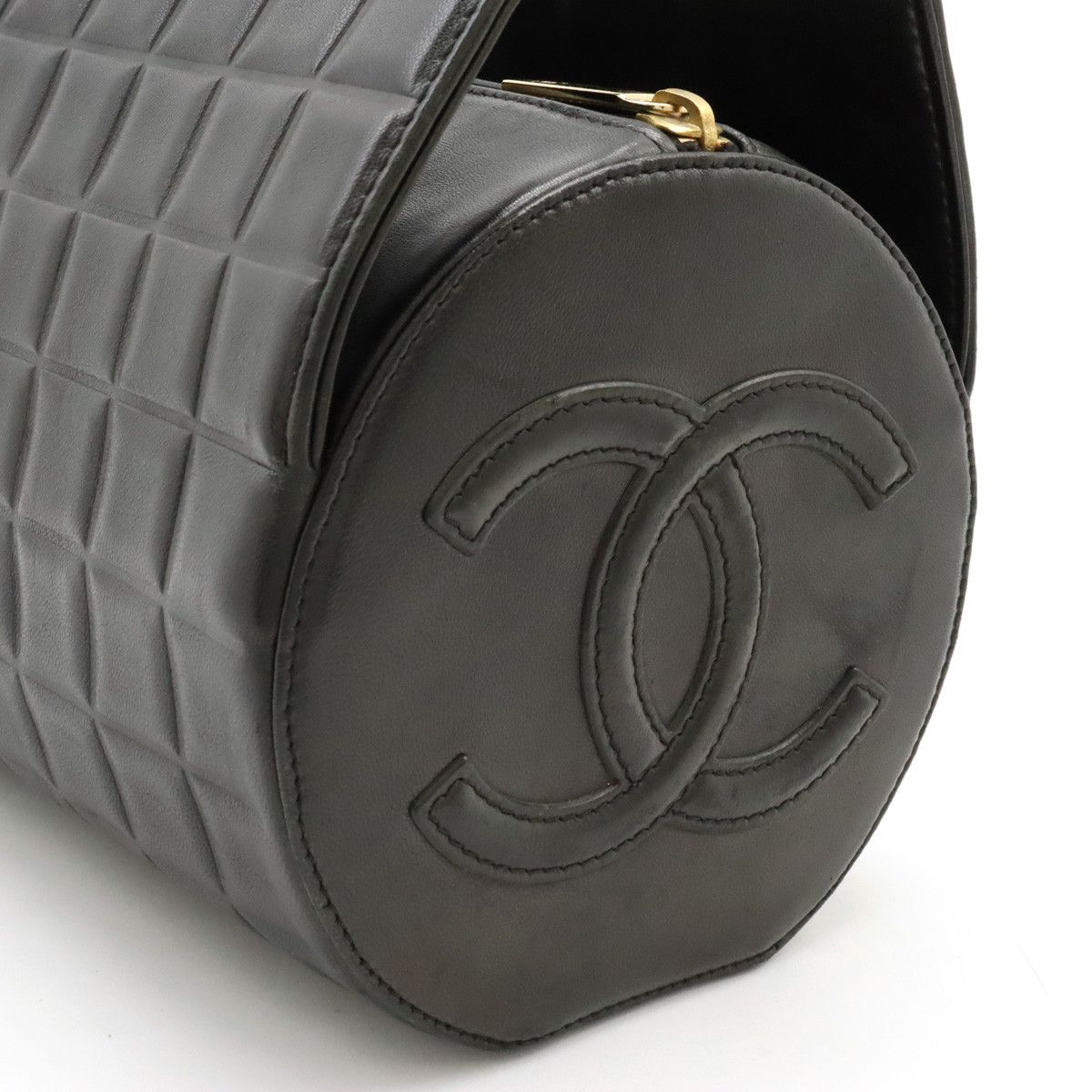 Chanel Chanel Chanel Leather Chocobar Handbag Leather Handbag in Very Good Condition Size ONE SIZE - 9 Thumbnail