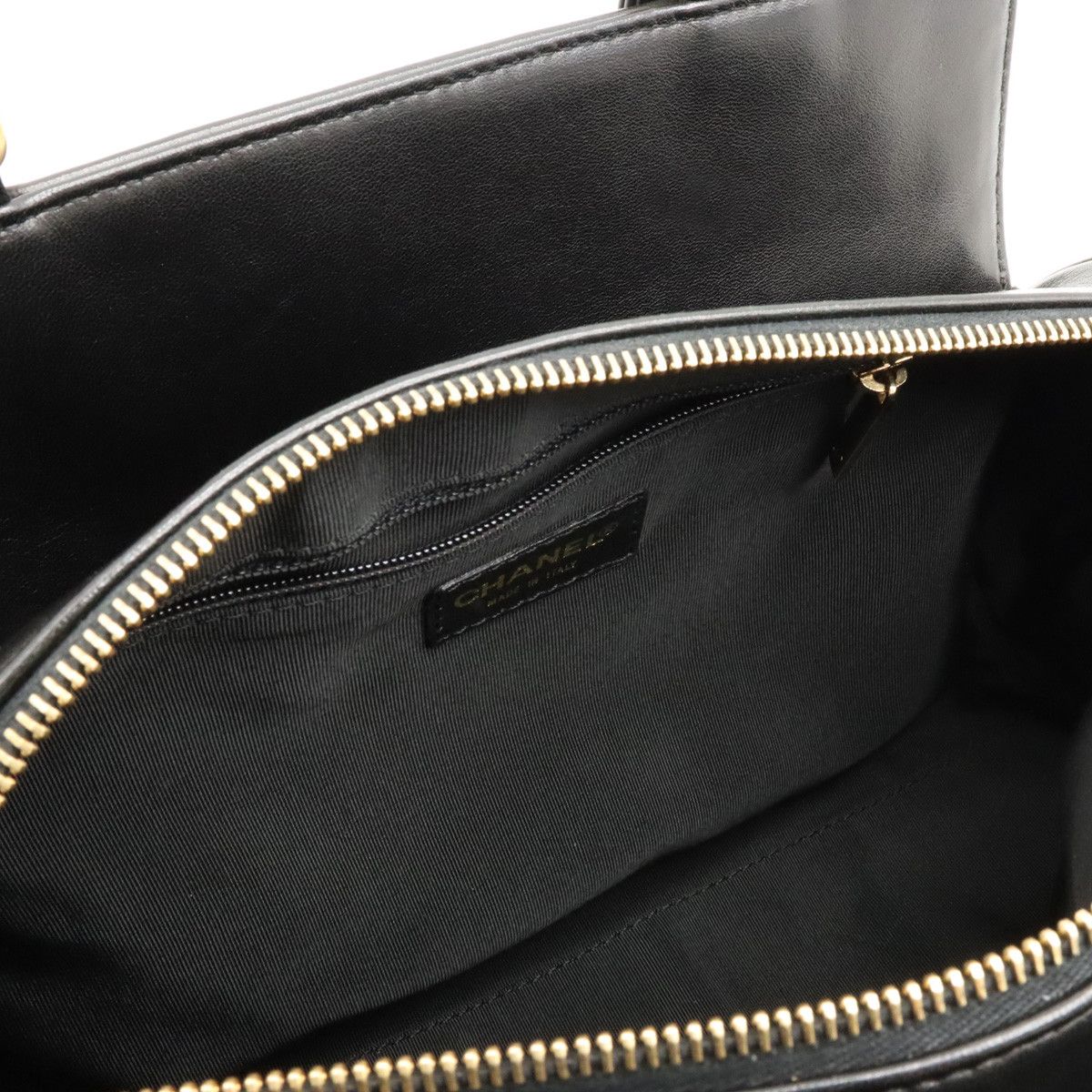 Chanel Chanel Chanel Leather Chocobar Handbag Leather Handbag in Very Good Condition Size ONE SIZE - 8 Thumbnail