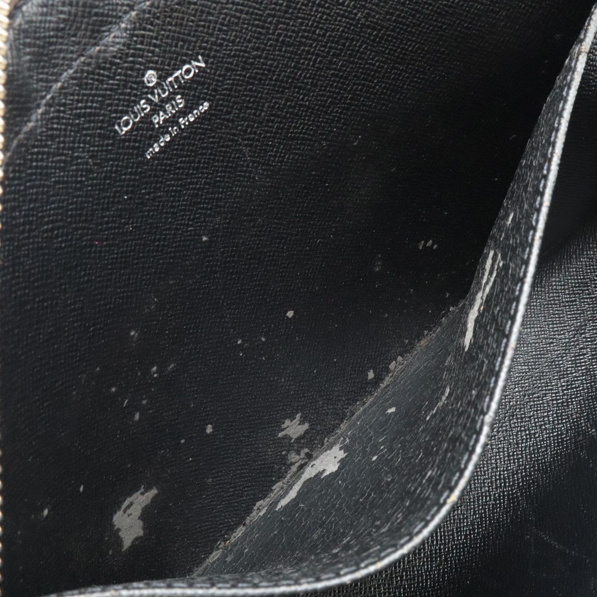 Louis Vuitton Louis Vuitton Louis Vuitton Taiga Leather Baikal Clutch Bag M30182 Leather Clutch Bag M30182 in Very Good Condition Size ONE SIZE - 8 Thumbnail