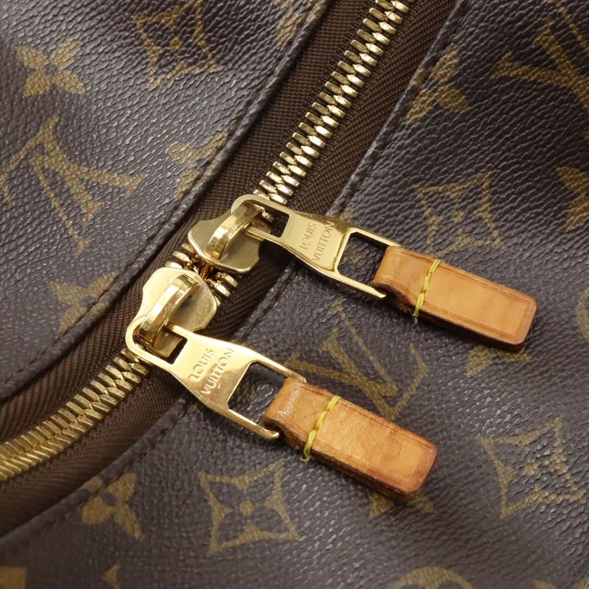 Louis Vuitton Louis Vuitton Louis Vuitton Monogram Shuli PM Shoulder Bag M40586 Canvas Shoulder Bag M40586 in Very Good Condition Size ONE SIZE - 5 Thumbnail