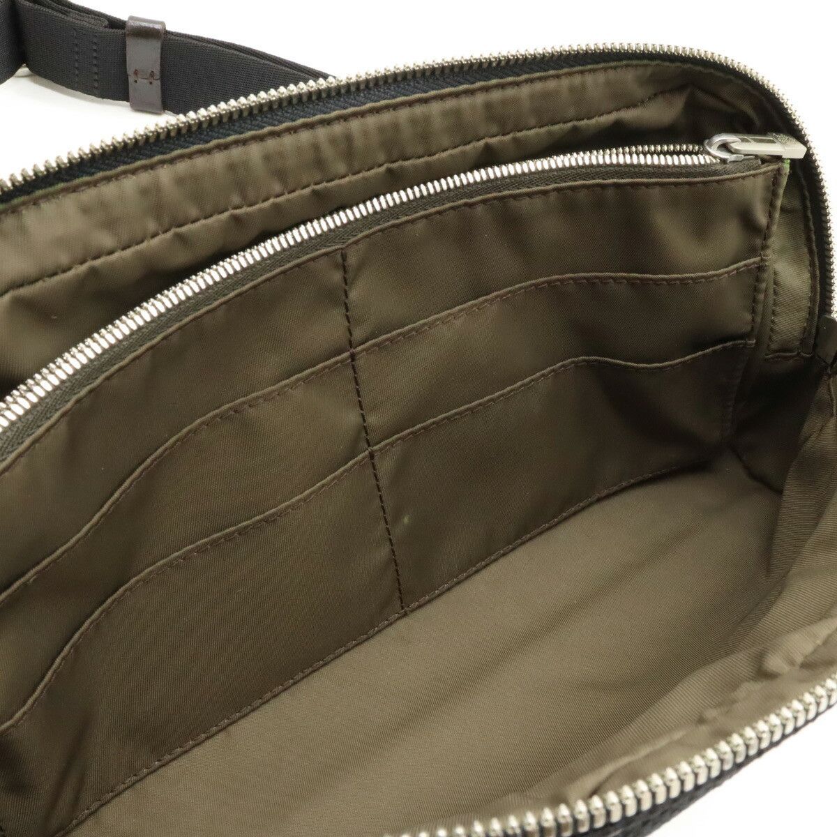 Louis Vuitton Louis Vuitton Louis Vuitton Damier Geant Canvas Acrobat Body Bag M93620 Canvas Belt Bag M93620 in Very Good Condition Size ONE SIZE - 6 Thumbnail