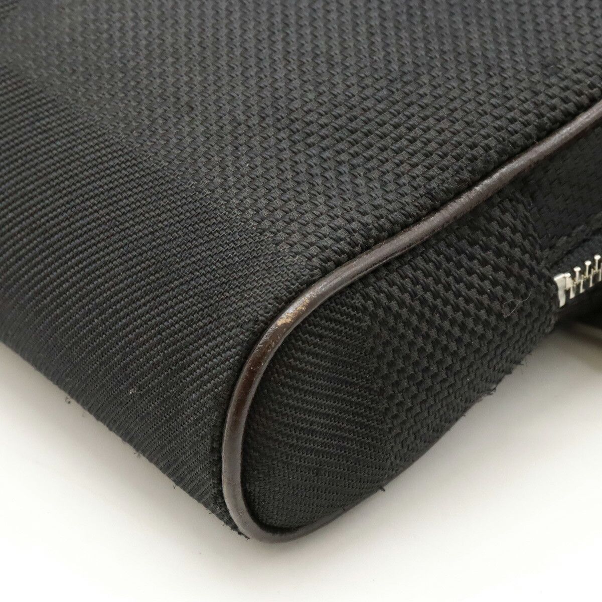 Louis Vuitton Louis Vuitton Louis Vuitton Damier Geant Canvas Acrobat Body Bag M93620 Canvas Belt Bag M93620 in Very Good Condition Size ONE SIZE - 3 Thumbnail