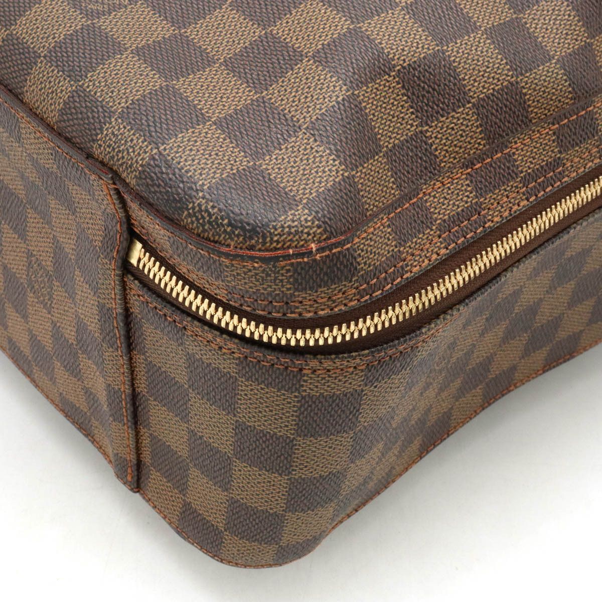 Louis Vuitton Louis Vuitton Louis Vuitton Damier Dorsoduro Shoulder Bag N45251 Canvas Crossbody Bag N45251 in Good Condition Size ONE SIZE - 3 Thumbnail