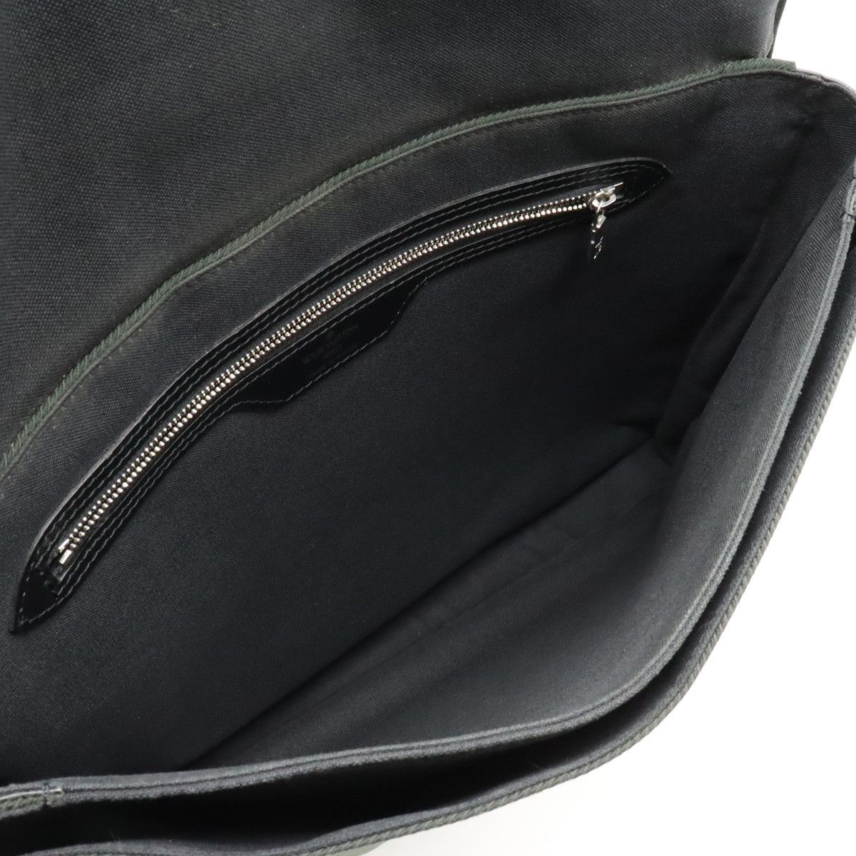 Louis Vuitton Louis Vuitton Louis Vuitton Saratov GM Leather Shoulder Bag M30882 Canvas Crossbody Bag M30882 in Good Condition Size ONE SIZE - 6 Thumbnail
