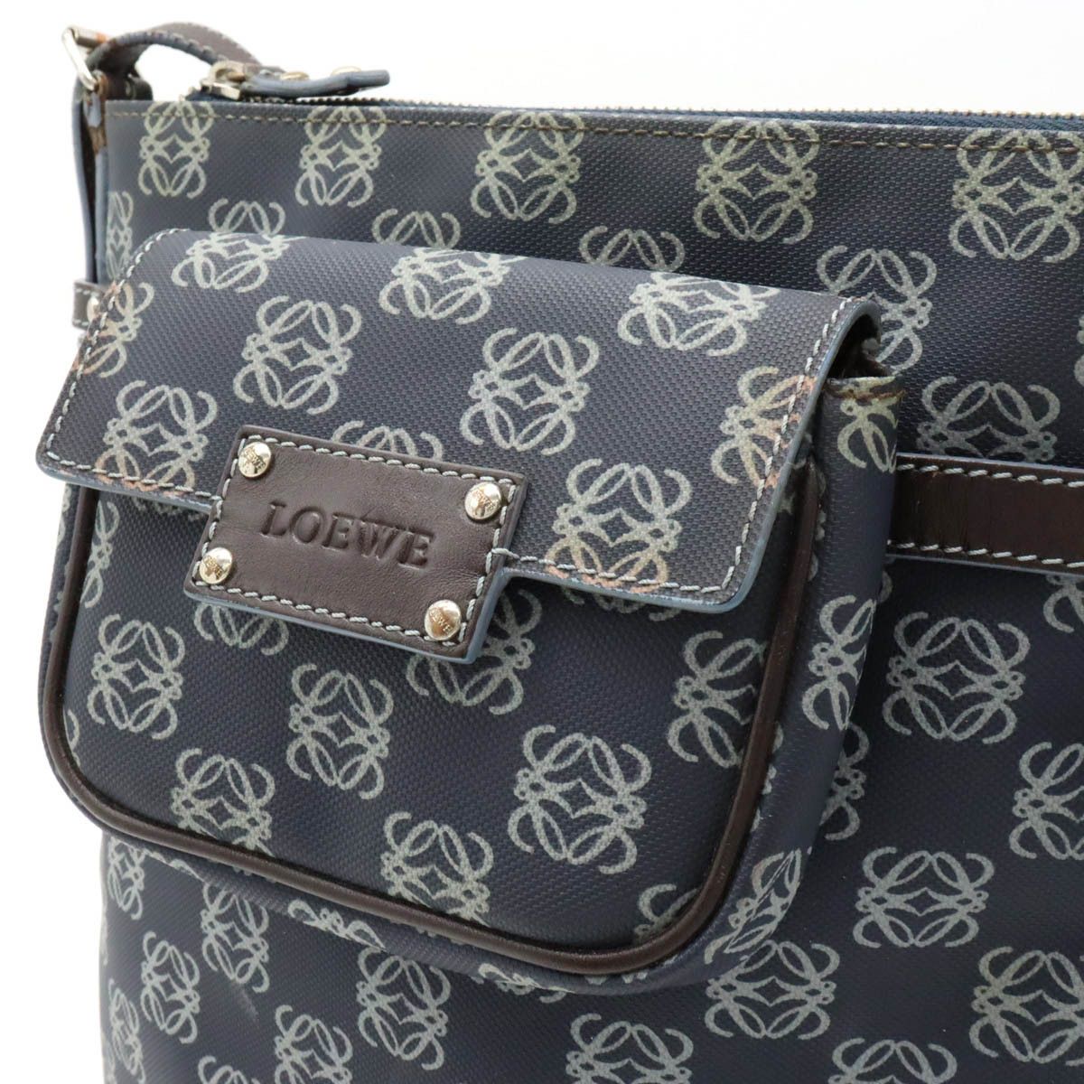 Loewe Loewe Loewe Anagram PVC Leather Shoulder Bag with Pouch Plastic Crossbody Bag in Good Condition Size ONE SIZE - 8 Thumbnail