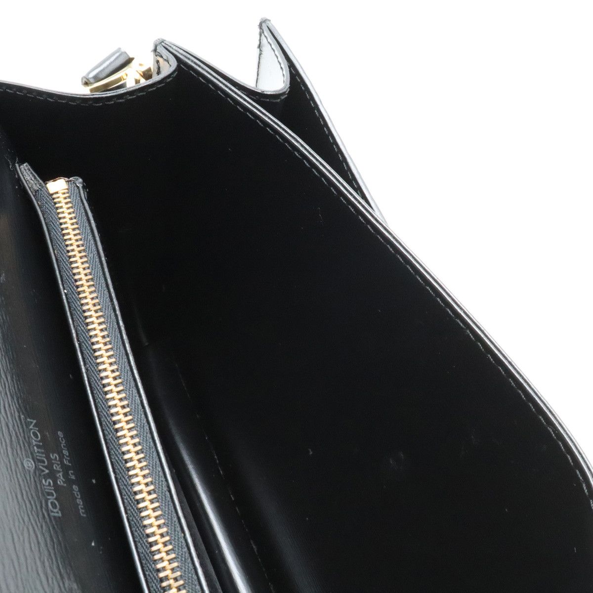 Louis Vuitton Louis Vuitton Louis Vuitton Epi Leather Freelance Shoulder Bag Pochette M52402 Leather Crossbody Bag M52402 in Very Good Condition Size ONE SIZE - 5 Thumbnail