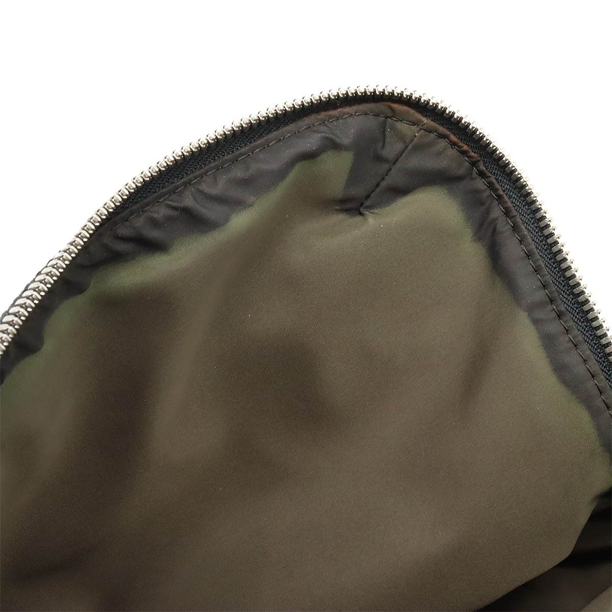 Louis Vuitton Louis Vuitton Louis Vuitton Damier Geant Canvas/Leather Arcy Waist Bag M93021 Canvas Belt Bag M93021 in Very Good Condition Size ONE SIZE - 6 Thumbnail