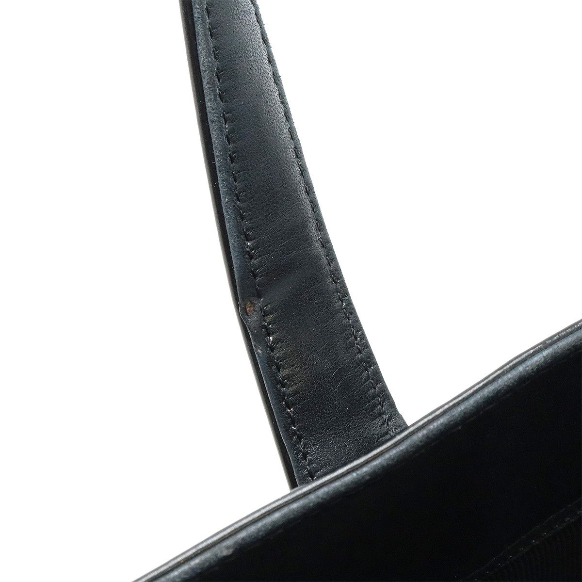 Chanel Chanel Chanel Patent Leather Chocobar Tote Bag A20131 Leather Handbag A20131 in Good Condition Size ONE SIZE - 5 Thumbnail