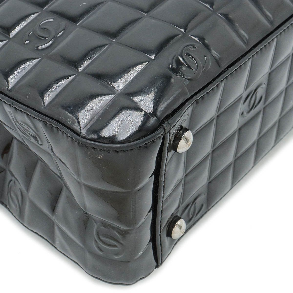 Chanel Chanel Chanel Patent Leather Chocobar Tote Bag A20131 Leather Handbag A20131 in Good Condition Size ONE SIZE - 3 Thumbnail