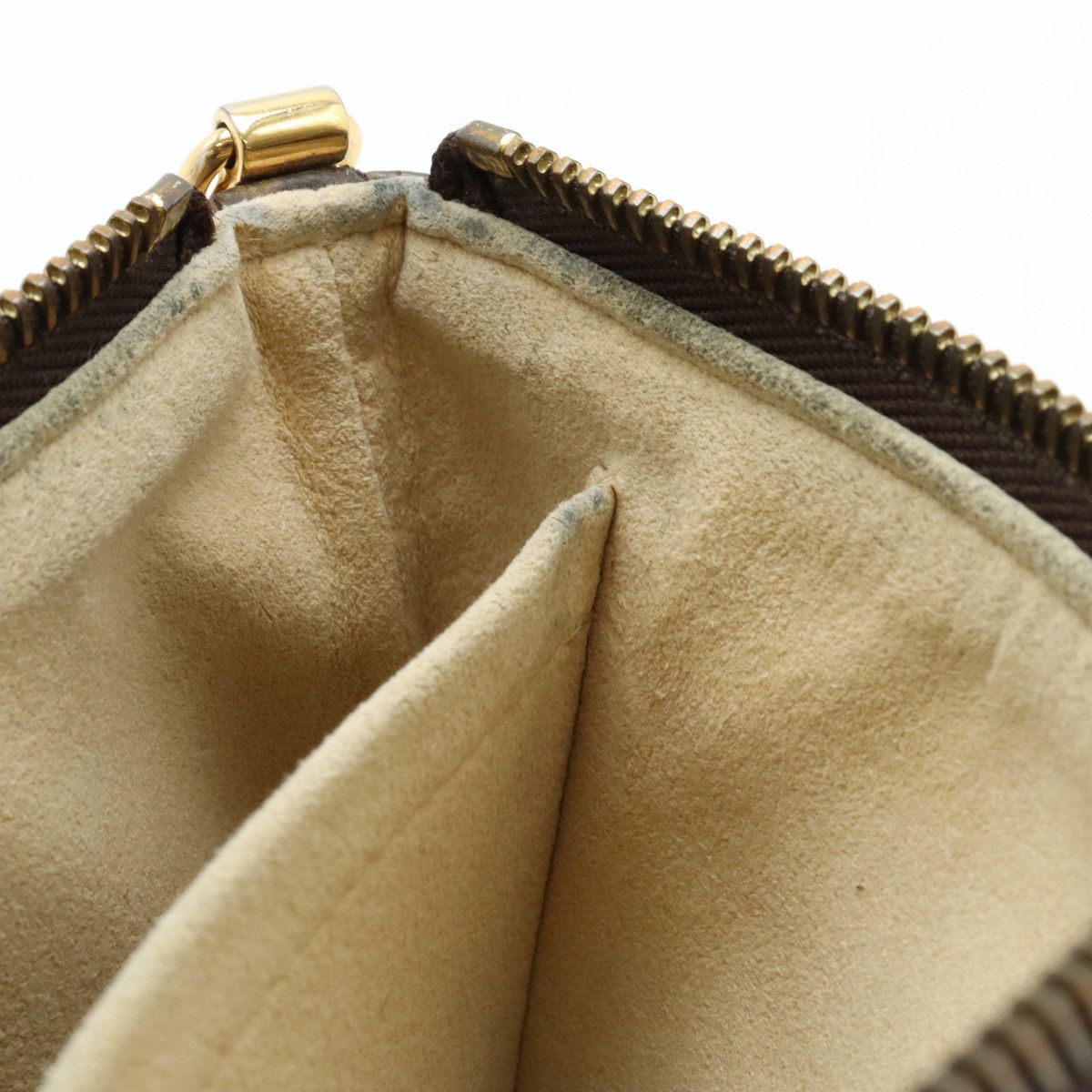 Louis Vuitton Louis Vuitton Louis Vuitton Monogram Pochette Mila Clutch M60094 Canvas Clutch Bag M60094 in Good Condition Size ONE SIZE - 7 Thumbnail