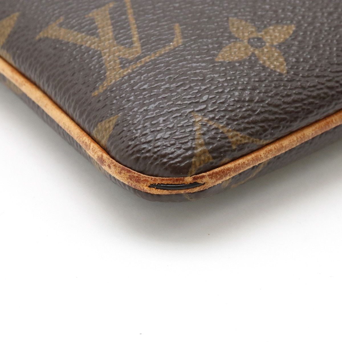 Louis Vuitton Louis Vuitton Louis Vuitton Monogram Pochette Mila Clutch M60094 Canvas Clutch Bag M60094 in Good Condition Size ONE SIZE - 3 Thumbnail