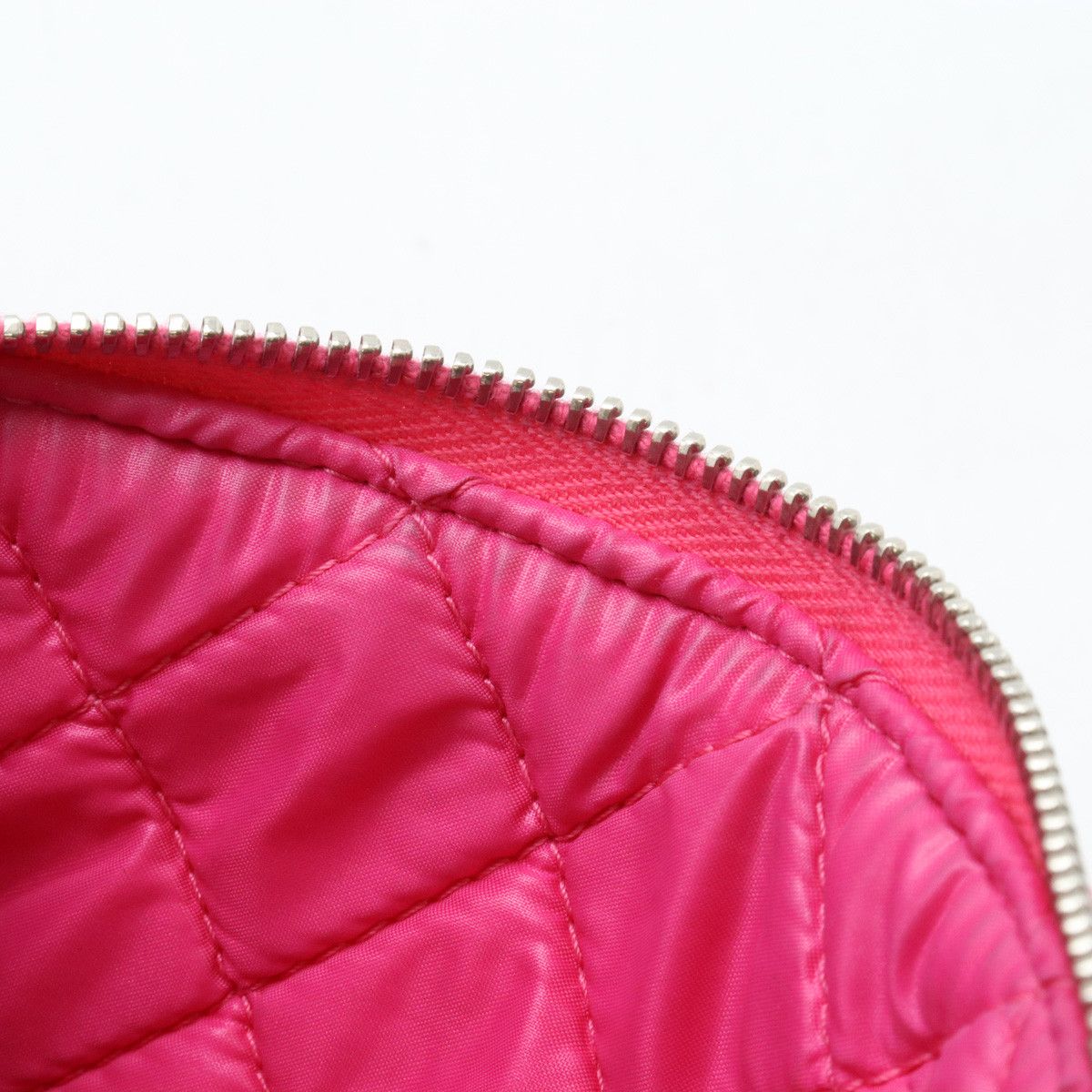 Chanel Chanel Chanel Matelasse Lambskin Mini Pouch Coin Case Pink Leather Vanity Bag A69523 in Very Good Condition Size ONE SIZE - 6 Thumbnail