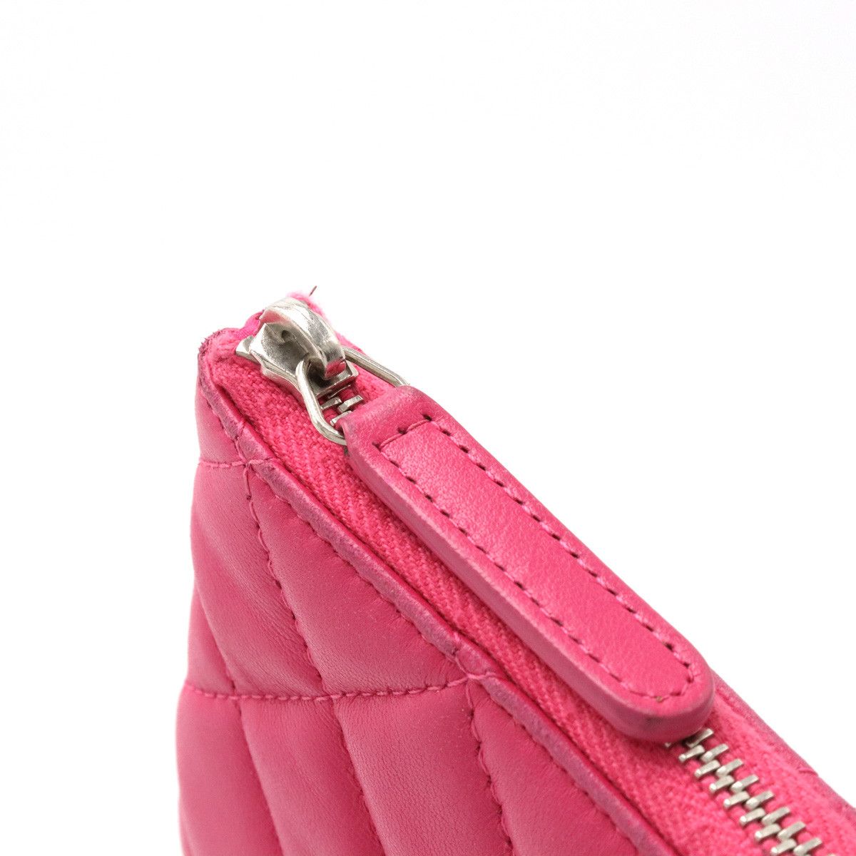 Chanel Chanel Chanel Matelasse Lambskin Mini Pouch Coin Case Pink Leather Vanity Bag A69523 in Very Good Condition Size ONE SIZE - 4 Thumbnail