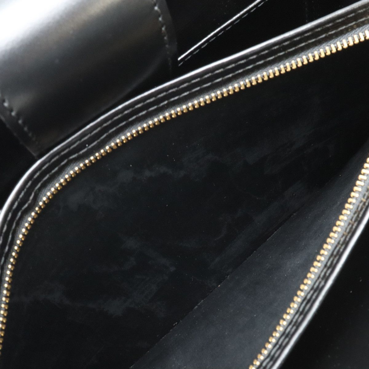 Louis Vuitton Louis Vuitton Louis Vuitton Epi Leather Capucines Shoulder Bag M52342 Leather Crossbody Bag M52342 in Great Condition Size ONE SIZE - 7 Thumbnail