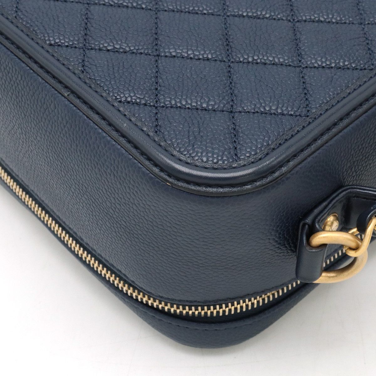 Chanel Chanel Chanel Caviar Skin CC Filigree Matelasse Vanity Case Handbag A93344 Leather Handbag A93344 in Pristine Condition Size ONE SIZE - 3 Thumbnail