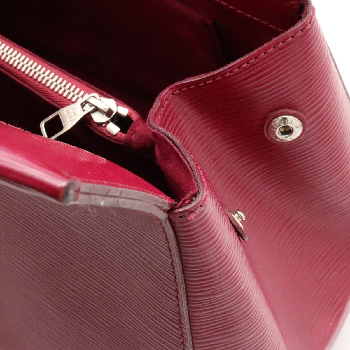 Louis Vuitton Louis Vuitton Louis Vuitton Epi Leather Marly MM Handbag Tote M41282 Leather Tote Bag M41282 in Very Good Condition Size ONE SIZE - 6 Thumbnail