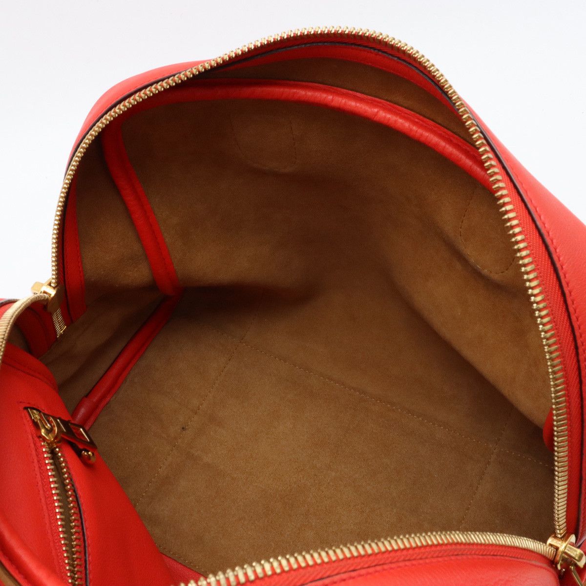 Loewe Loewe Loewe Anagram Amazona 75 Medium Leather Handbag 301.30.L03 Leather Handbag 301.30.L03 in Great Condition Size ONE SIZE - 5 Thumbnail