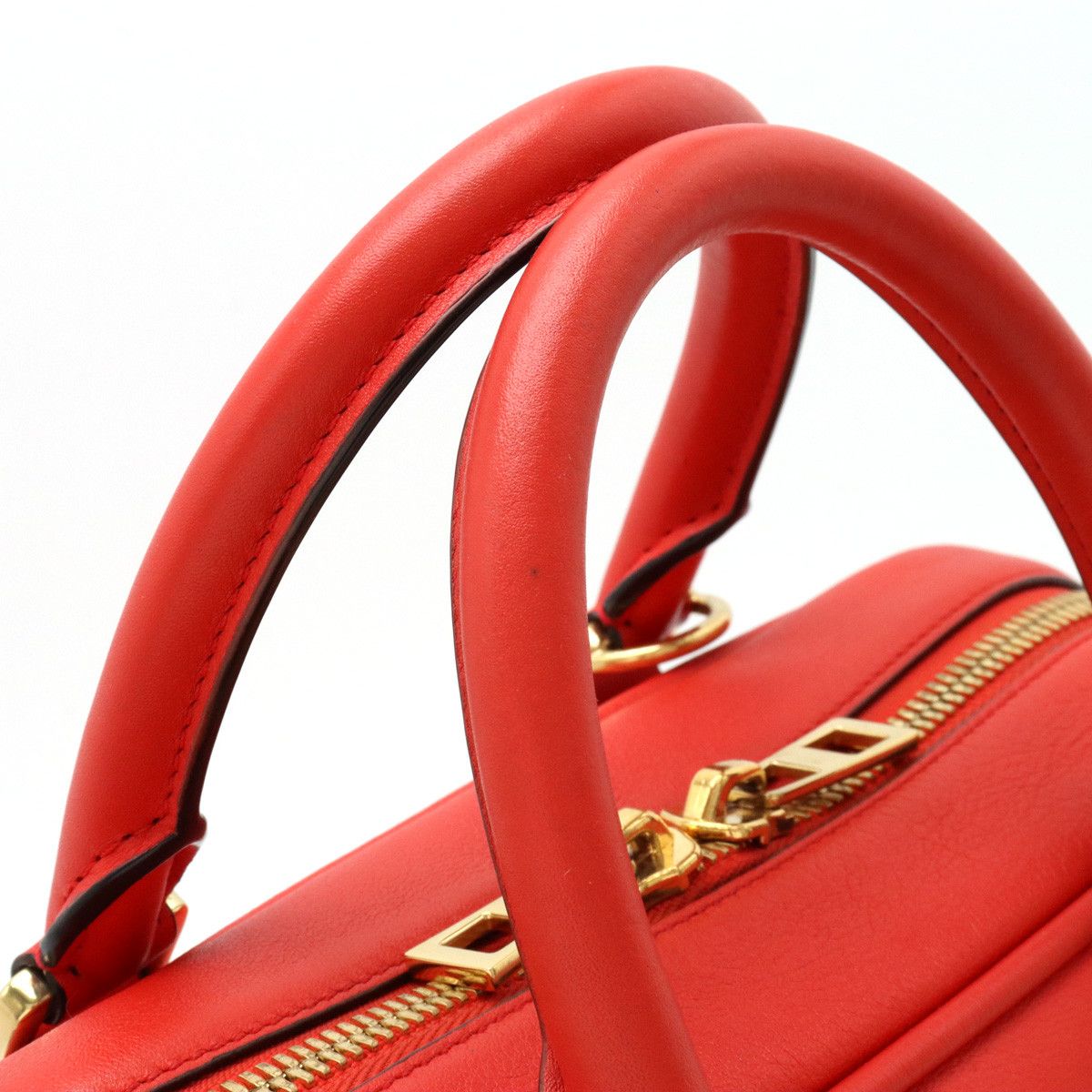 Loewe Loewe Loewe Anagram Amazona 75 Medium Leather Handbag 301.30.L03 Leather Handbag 301.30.L03 in Great Condition Size ONE SIZE - 7 Thumbnail