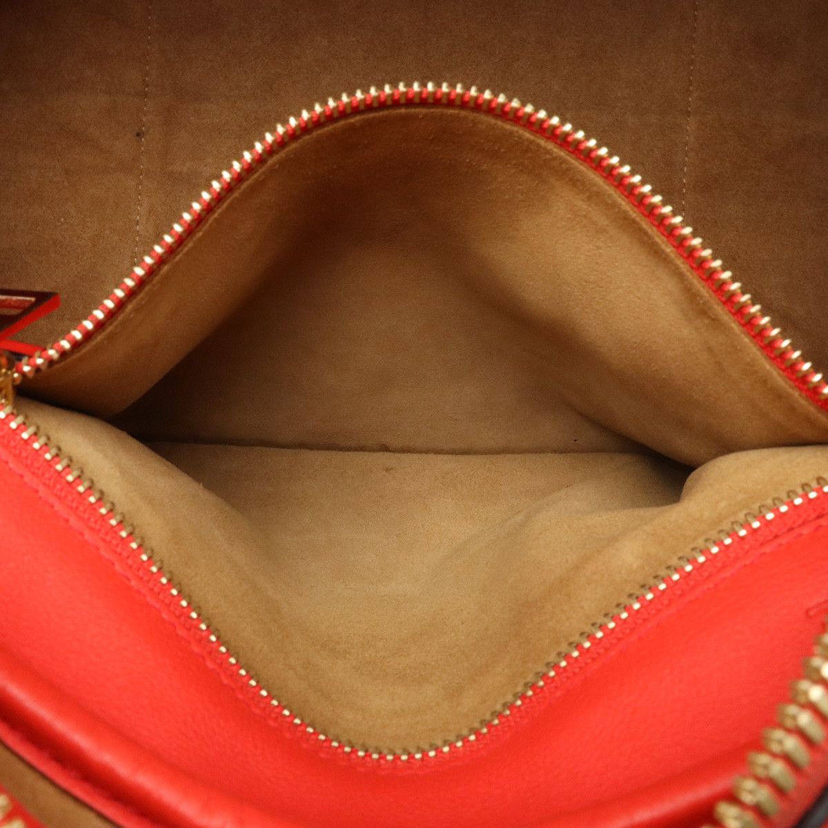 Loewe Loewe Loewe Anagram Amazona 75 Medium Leather Handbag 301.30.L03 Leather Handbag 301.30.L03 in Great Condition Size ONE SIZE - 6 Thumbnail