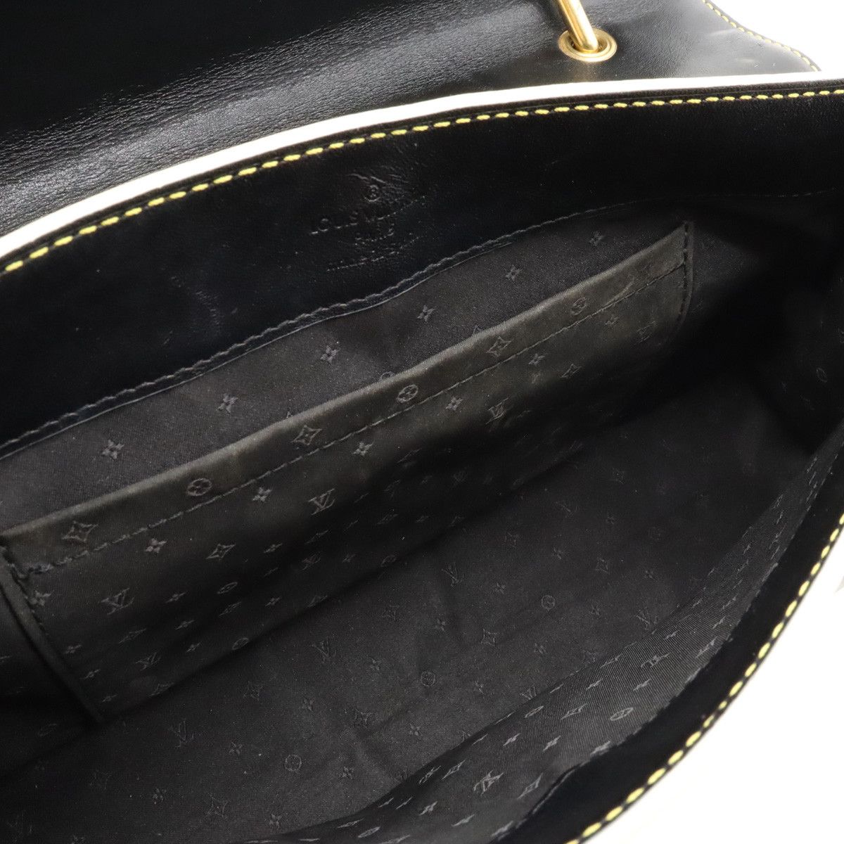 Louis Vuitton Louis Vuitton Louis Vuitton Suhali Leather Tarantule Shoulder Bag M91820 Leather Shoulder Bag M91820 in Very Good Condition Size ONE SIZE - 5 Thumbnail