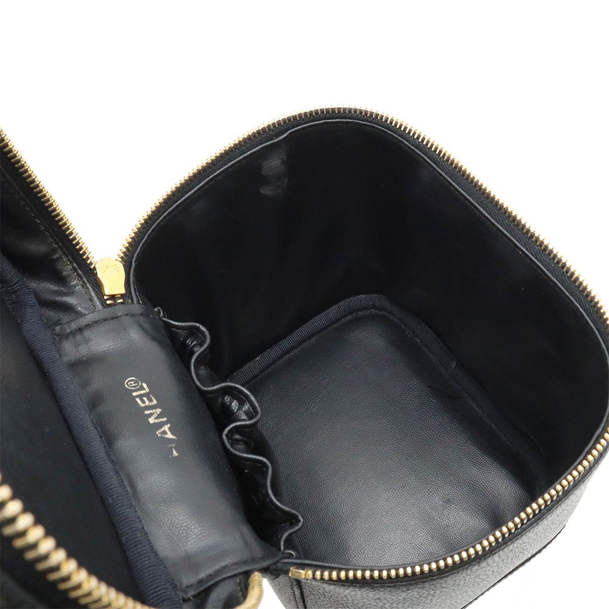 Chanel Chanel Chanel Caviar Skin Vanity Bag Handbag A01998 Leather Handbag A01998 in Very Good Condition Size ONE SIZE - 6 Thumbnail
