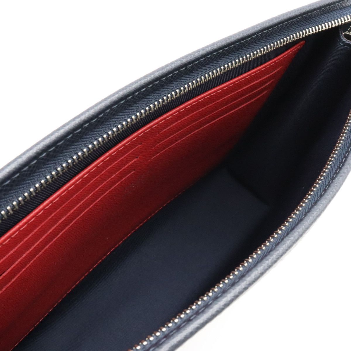 Louis Vuitton Louis Vuitton Louis Vuitton Taiga Pochette Voyage MM Clutch Leather Clutch Bag M63394 Size ONE SIZE - 4 Thumbnail