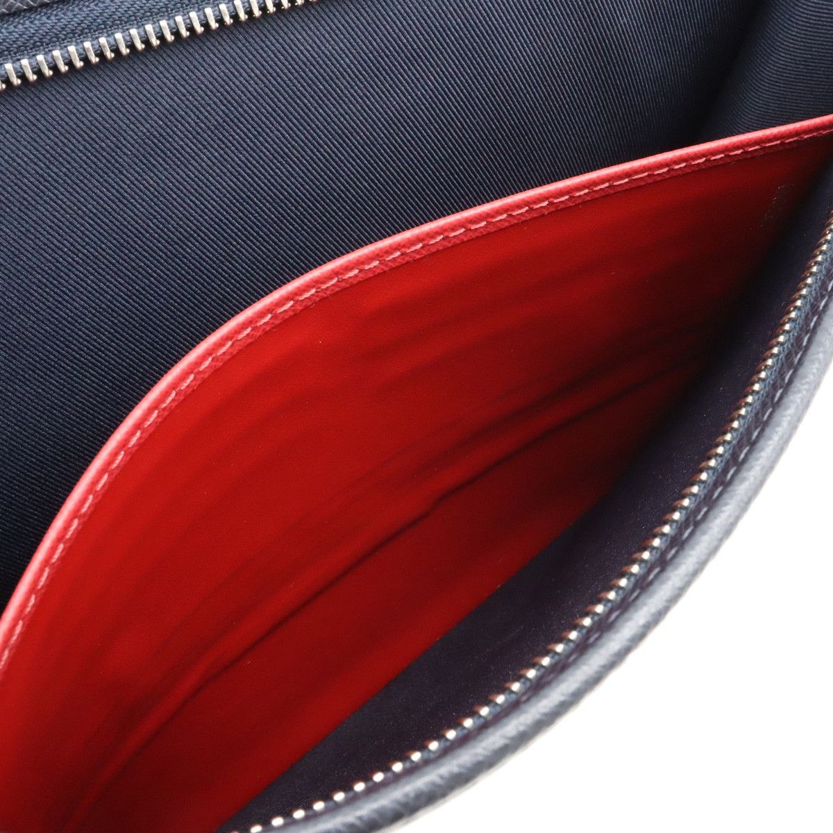 Louis Vuitton Louis Vuitton Louis Vuitton Taiga Pochette Voyage MM Clutch Leather Clutch Bag M63394 Size ONE SIZE - 5 Thumbnail