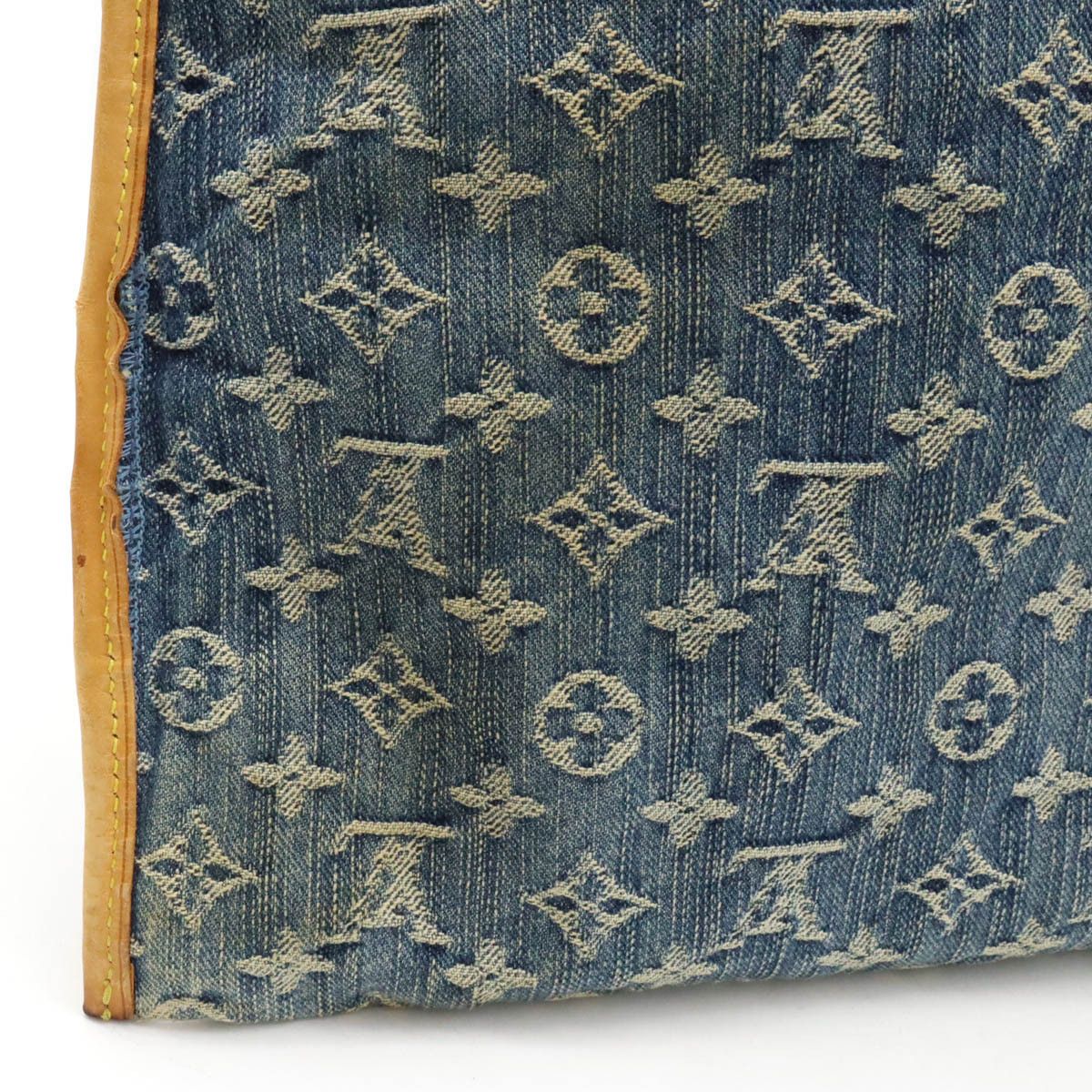 Louis Vuitton Louis Vuitton Louis Vuitton Monogram Denim Flat Shopper Tote Bag M95018 Canvas Tote Bag M95018 in Good Condition Size ONE SIZE - 8 Thumbnail