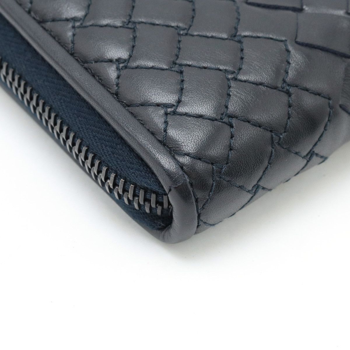Bottega Veneta Bottega Veneta Bottega Veneta Leather Intrecciato Zip-Around Wallet 114076 Leather Long Wallet 114076 in Great Condition Size ONE SIZE - 3 Thumbnail