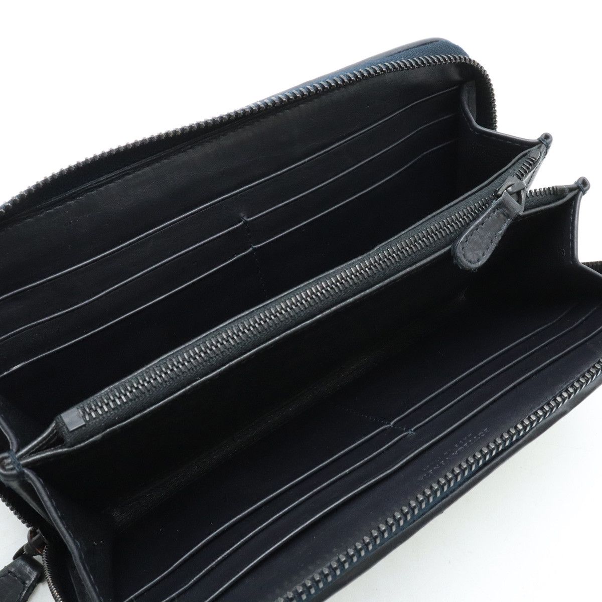 Bottega Veneta Bottega Veneta Bottega Veneta Leather Intrecciato Zip-Around Wallet 114076 Leather Long Wallet 114076 in Great Condition Size ONE SIZE - 5 Thumbnail