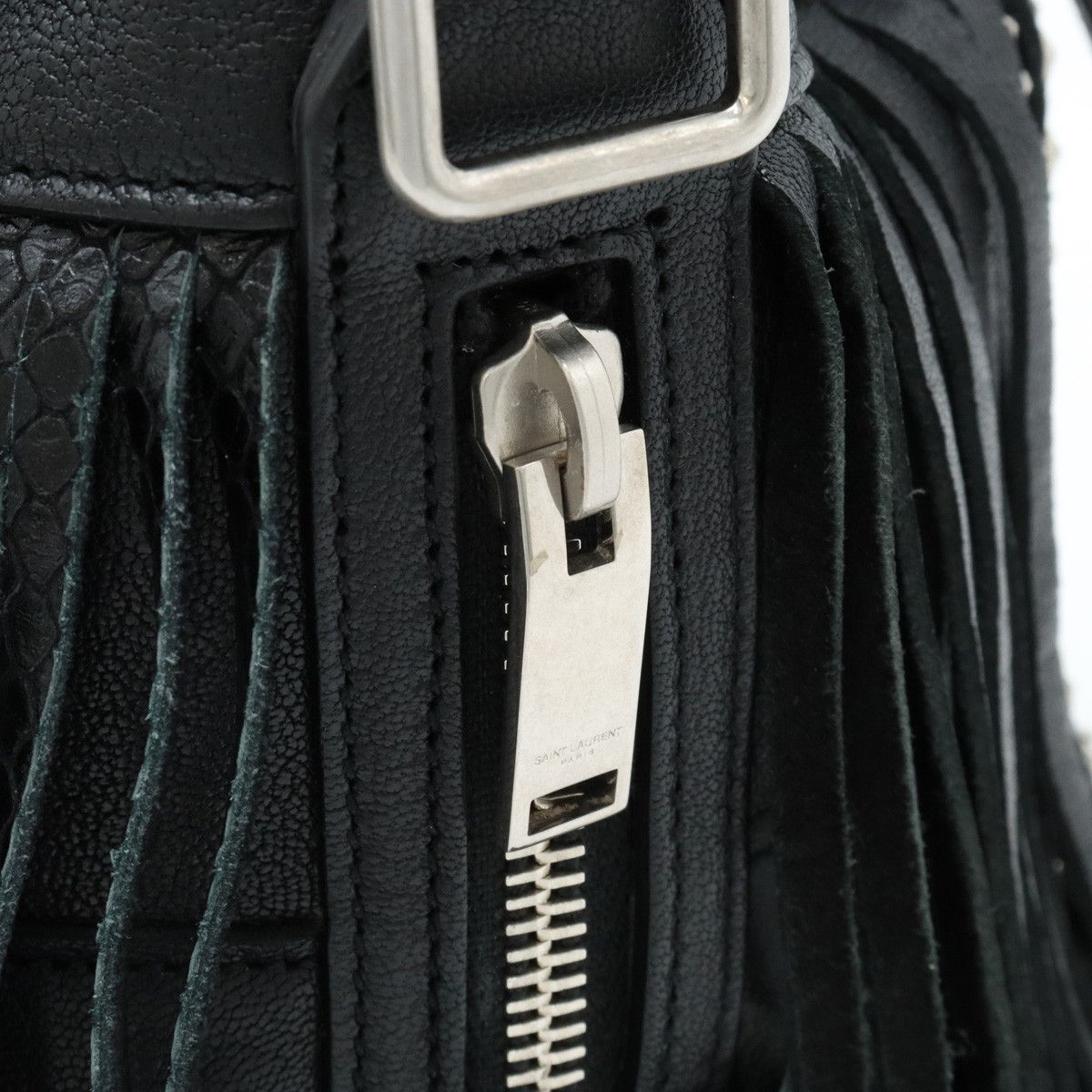 Yves Saint Laurent Yves Saint Laurent Yves Saint Laurent Leather Emmanuel 2-Way Handbag 357603 Leather Handbag 357603 in Great Condition Size ONE SIZE - 4 Thumbnail