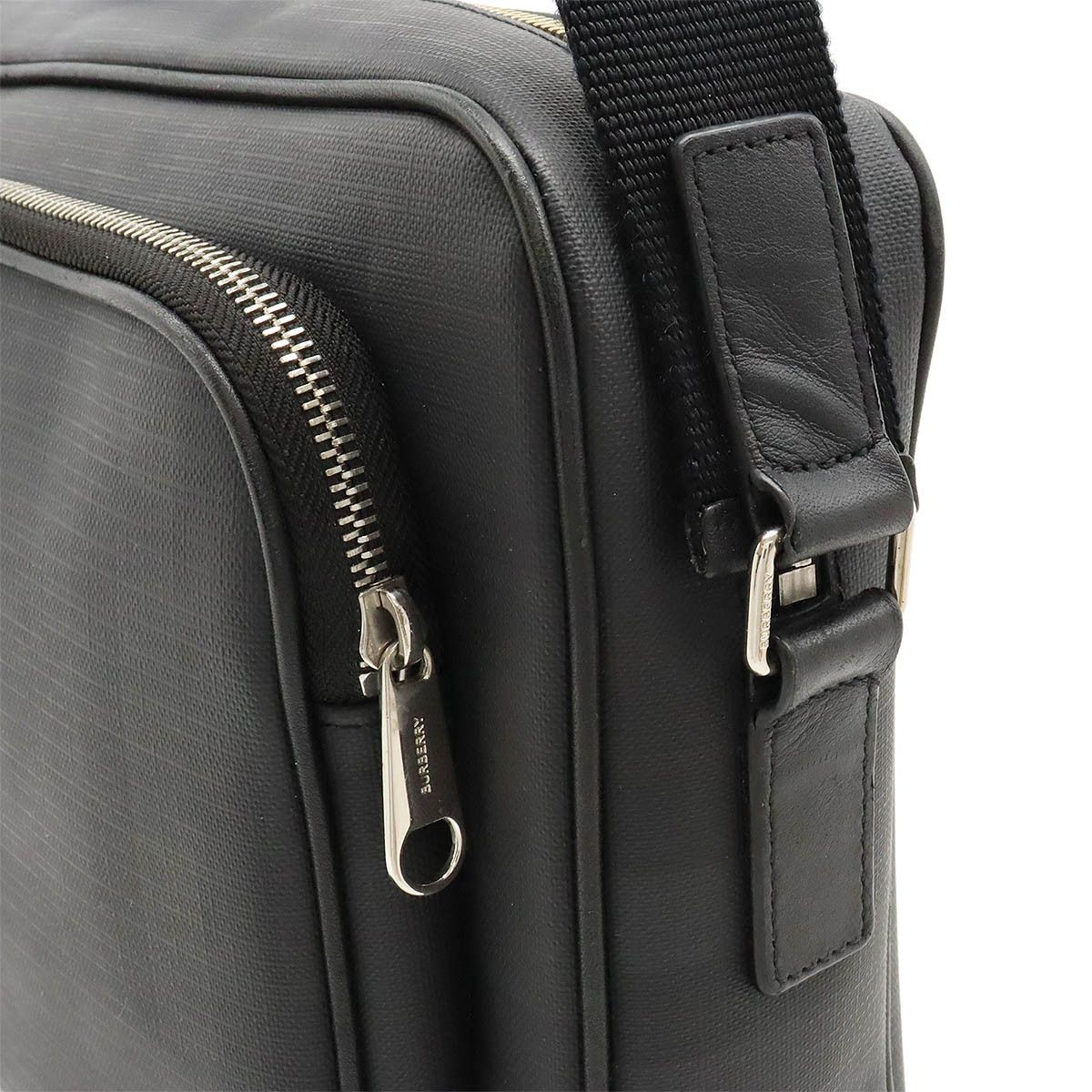 Burberry Burberry Burberry Checkered PVC/Leather Shoulder Bag 8013987 Canvas Crossbody Bag 8013987 in Great Condition Size ONE SIZE - 7 Thumbnail