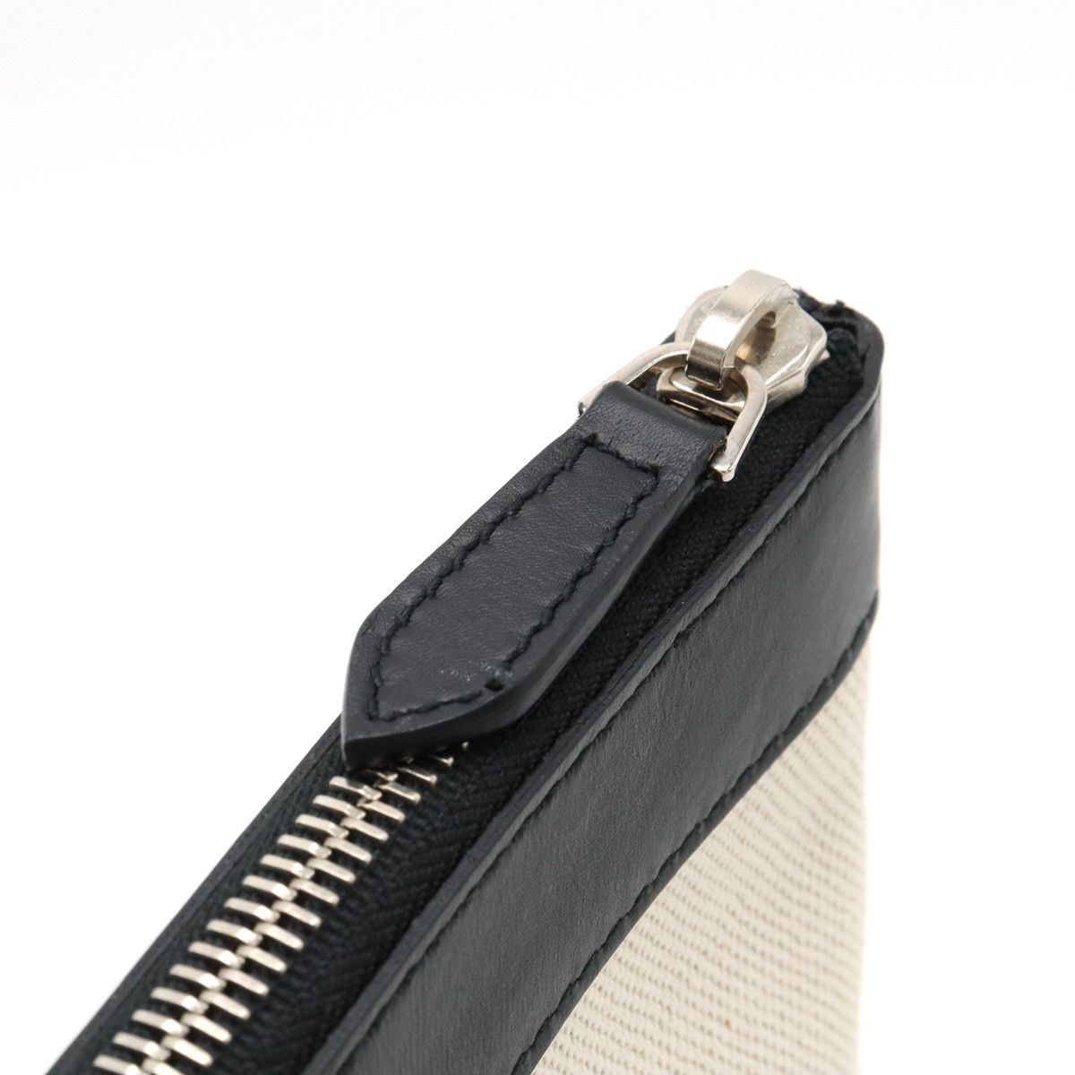 Balenciaga Balenciaga Balenciaga Canvas/Leather Clip M Clutch Bag 373834 Canvas Clutch Bag 373834 in Great Condition Size ONE SIZE - 4 Thumbnail