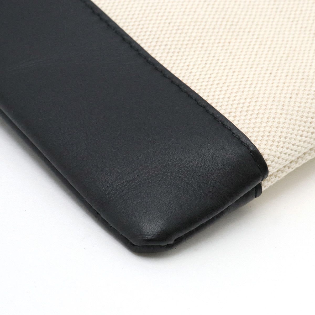 Balenciaga Balenciaga Balenciaga Canvas/Leather Clip M Clutch Bag 373834 Canvas Clutch Bag 373834 in Great Condition Size ONE SIZE - 3 Thumbnail