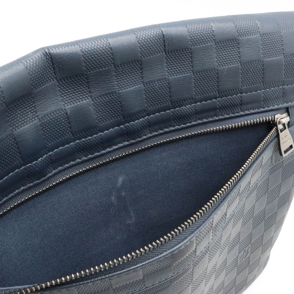 Louis Vuitton Louis Vuitton Louis Vuitton Damier Infini District MM Shoulder Bag N41283 Leather Crossbody Bag N41283 in Very Good Condition Size ONE SIZE - 8 Thumbnail