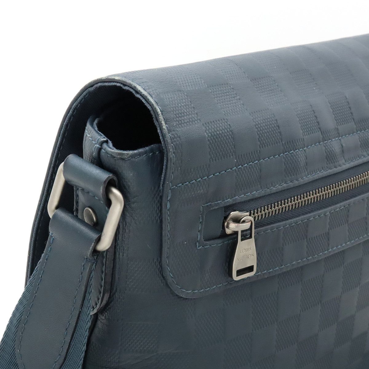 Louis Vuitton Louis Vuitton Louis Vuitton Damier Infini District MM Shoulder Bag N41283 Leather Crossbody Bag N41283 in Very Good Condition Size ONE SIZE - 7 Thumbnail