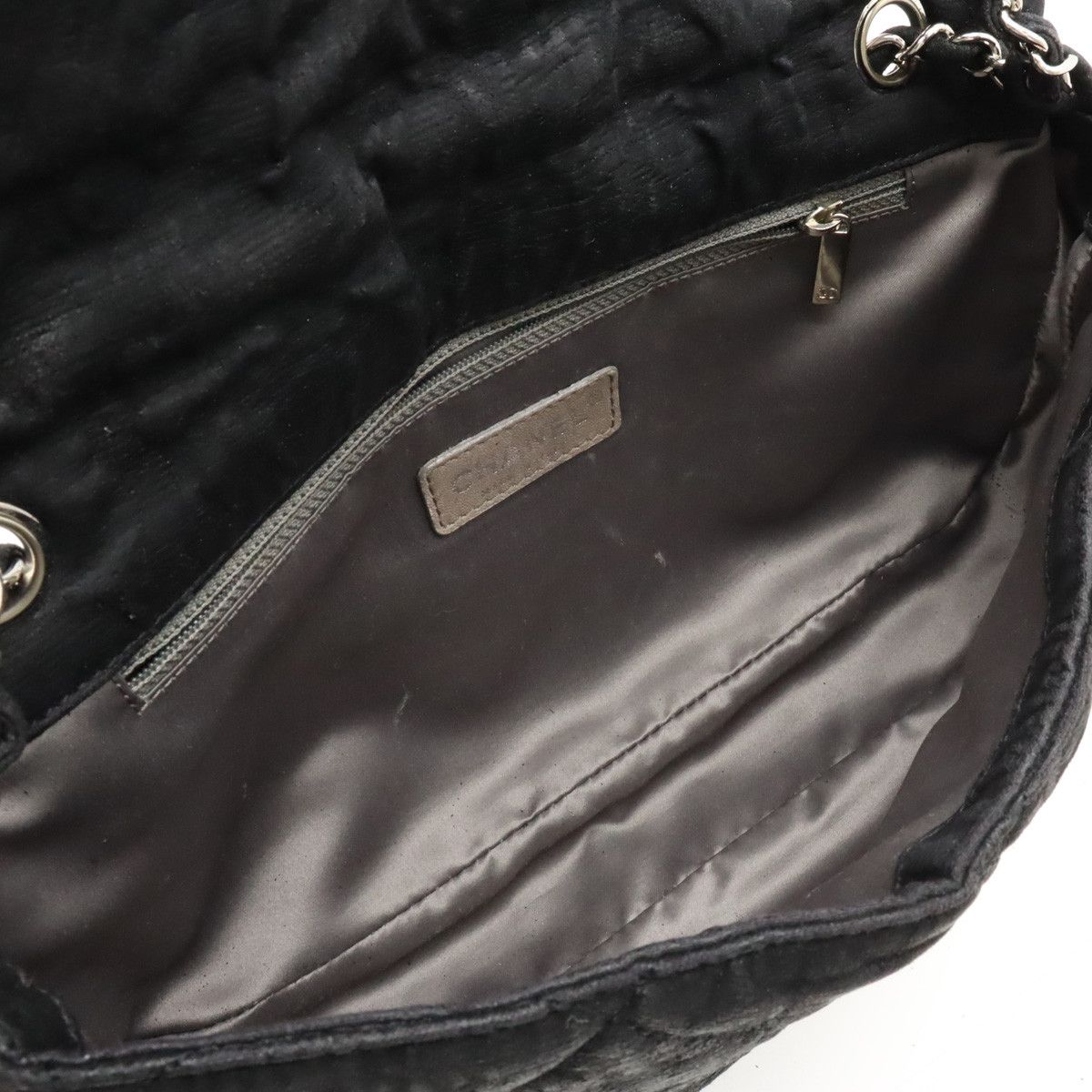 Chanel Chanel Chanel Matelasse Coco Mark Coated Nylon Chain Shoulder Bag A39078 Canvas Crossbody Bag A39078 in Good Condition Size ONE SIZE - 5 Thumbnail