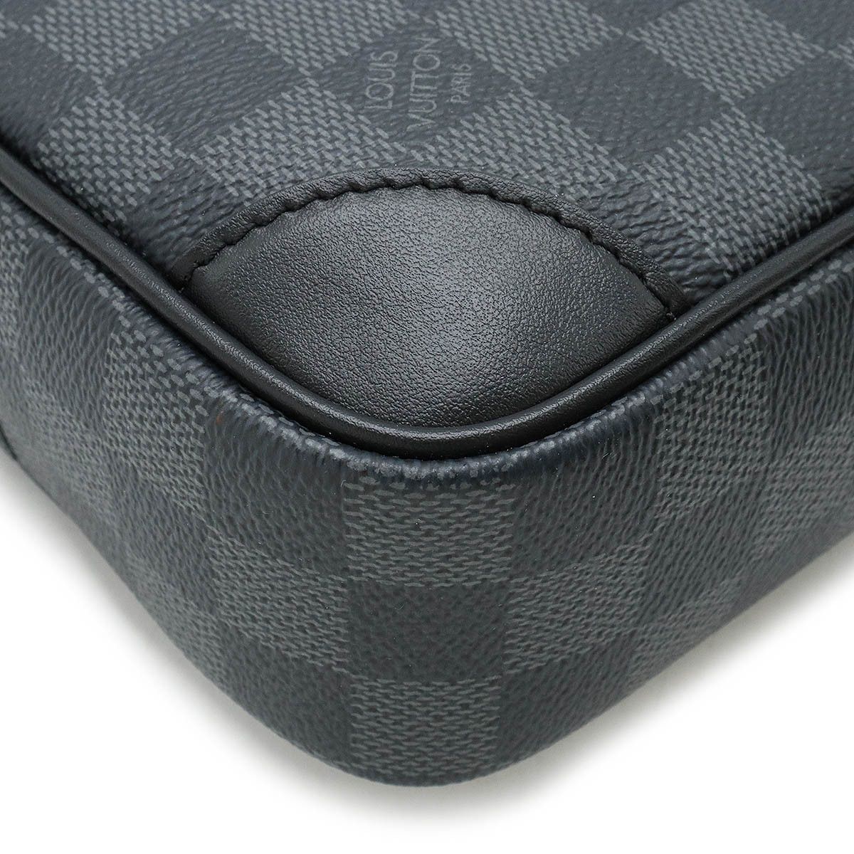 Louis Vuitton Louis Vuitton Louis Vuitton Damier Graphite Pochette Kasai Clutch Bag N60501 Canvas Clutch Bag N60501 in Great Condition Size ONE SIZE - 3 Thumbnail