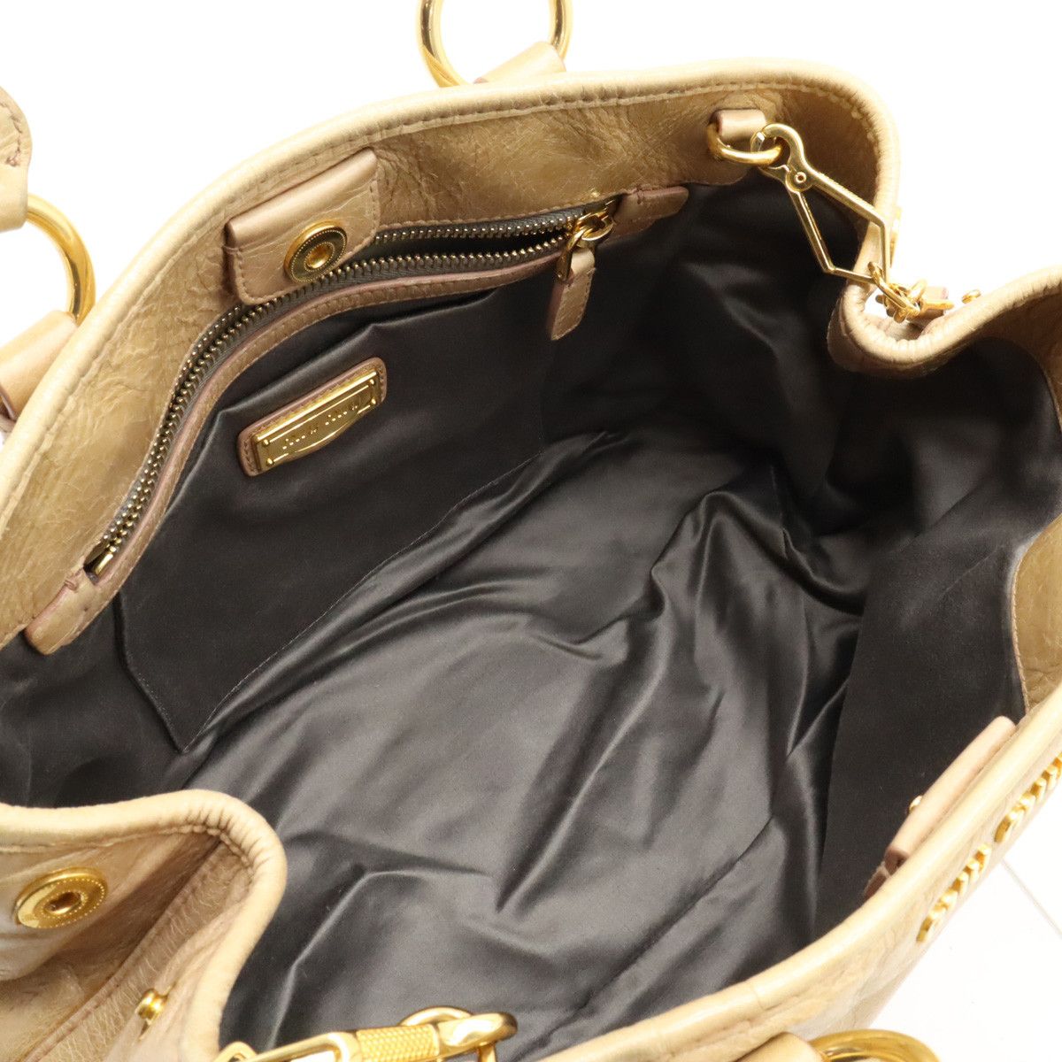 Miu Miu Miu Miu Miu Miu Leather Handbag Tote Bag RN0685 Leather Handbag RN0685 in Very Good Condition Size ONE SIZE - 5 Thumbnail