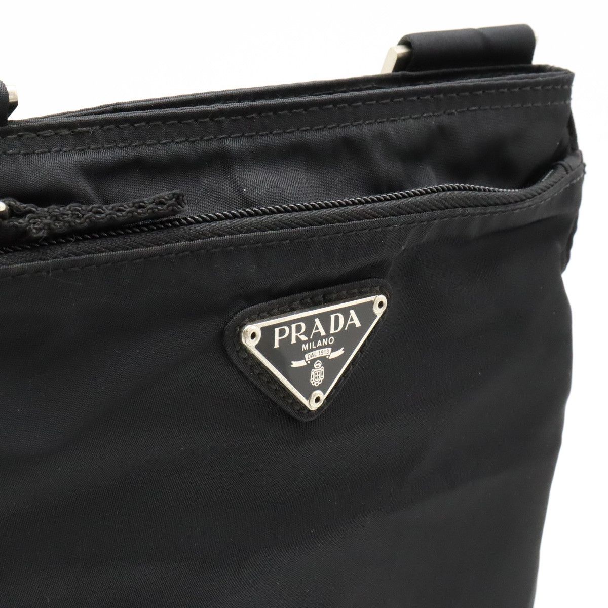 Prada Prada Prada Nylon/Leather VELA Shoulder Bag Pochette B7372 Canvas Crossbody Bag B7372 in Great Condition Size ONE SIZE - 7 Thumbnail