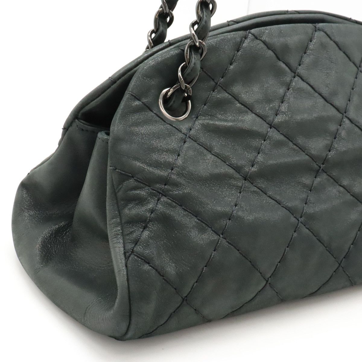 Chanel Chanel Chanel Sparkle Leather Mademoiselle Matelasse Bowling Bag Shoulder Bag A50556 Leather Shoulder Bag A50556 in Very Good Condition Size ONE SIZE - 7 Thumbnail