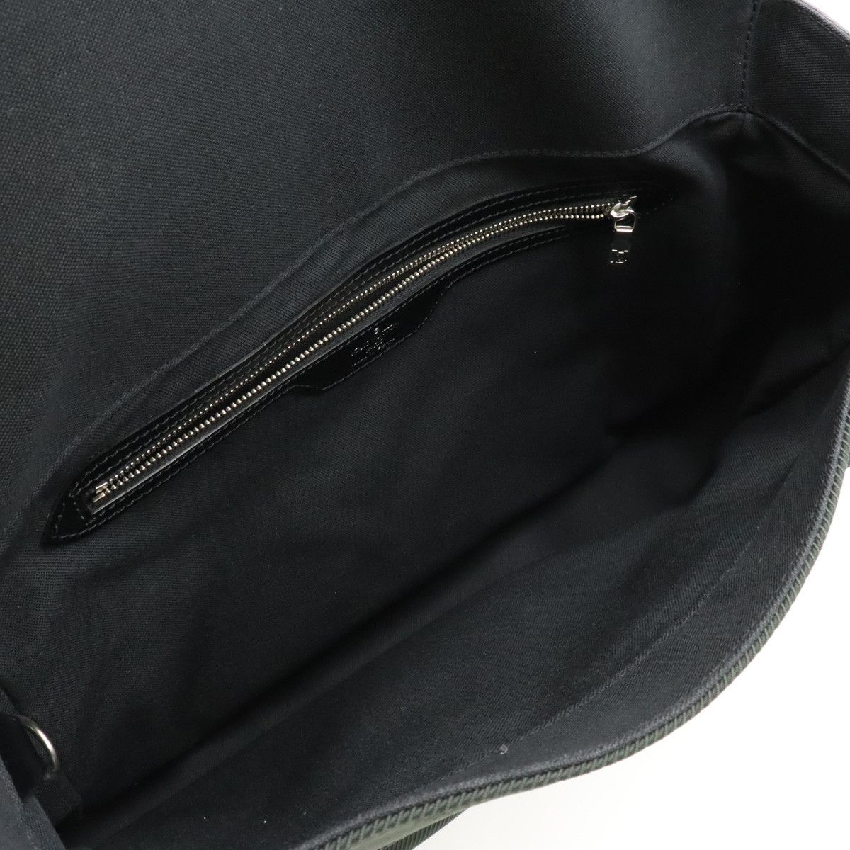 Louis Vuitton Louis Vuitton Louis Vuitton Taiga Leather Canvas Victor Shoulder Bag M30142 Leather Crossbody Bag M30142 in Very Good Condition Size ONE SIZE - 5 Thumbnail
