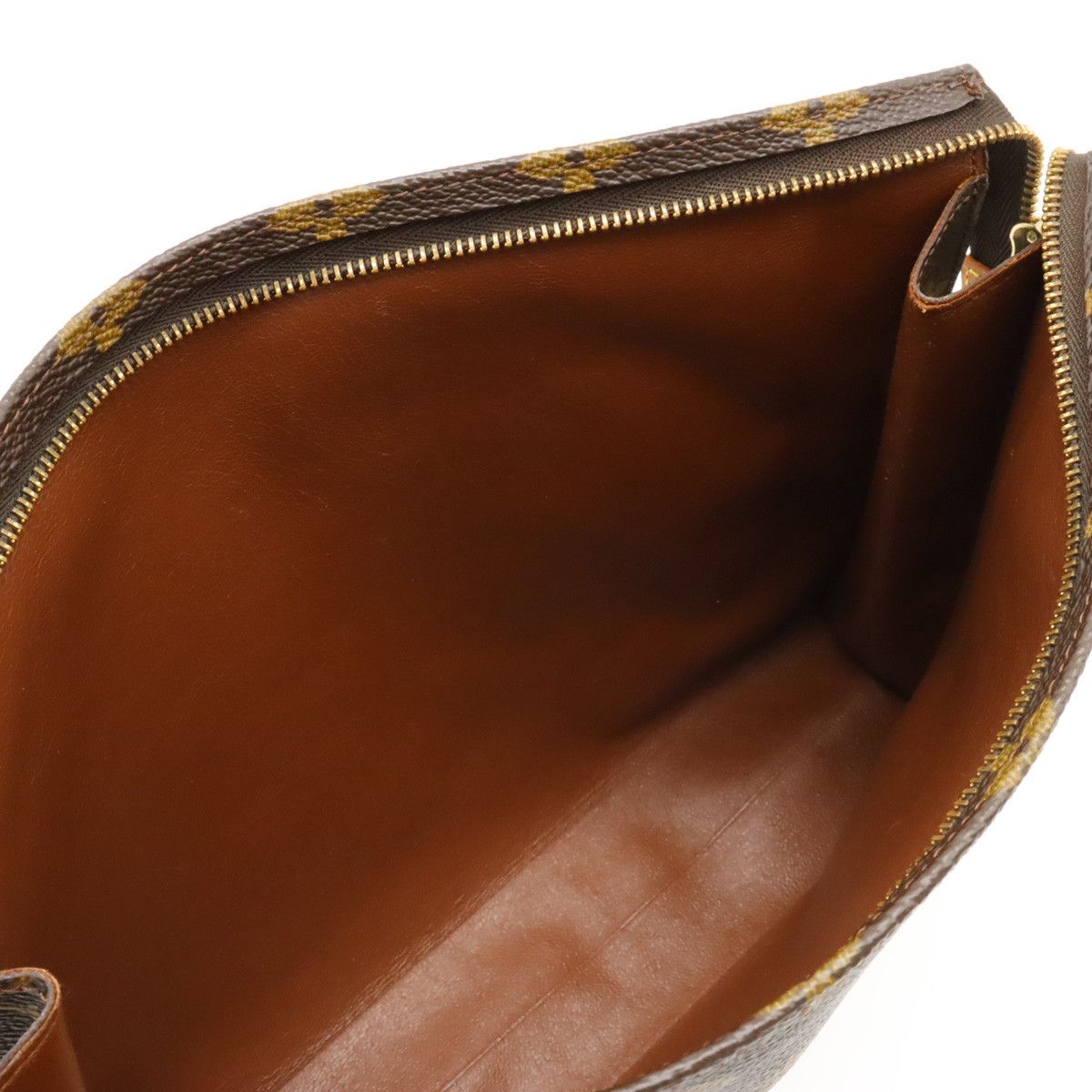 Louis Vuitton Louis Vuitton Louis Vuitton Monogram Toiletry Pouch 26 M47542 Canvas Vanity Bag M47542 in Very Good Condition Size ONE SIZE - 4 Thumbnail