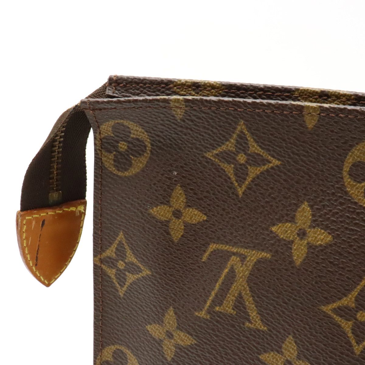 Louis Vuitton Louis Vuitton Louis Vuitton Monogram Toiletry Pouch 26 M47542 Canvas Vanity Bag M47542 in Very Good Condition Size ONE SIZE - 6 Thumbnail