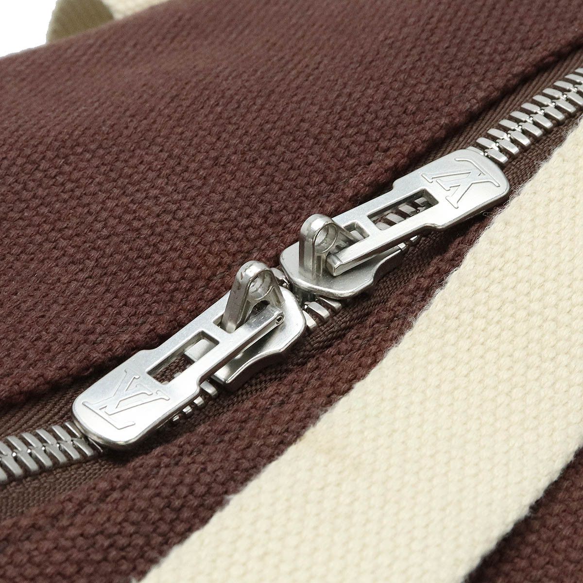 Louis Vuitton Louis Vuitton Louis Vuitton Antigua Canvas Weekend Boston Bag M80665 Canvas Travel Bag M80665 in Very Good Condition Size ONE SIZE - 4 Thumbnail