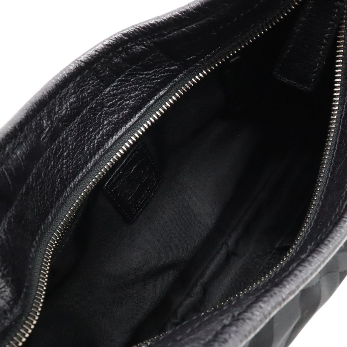 Burberry Burberry Burberry Nylon/Leather Shadow Check Shoulder Bag Canvas Shoulder Bag in Great Condition Size ONE SIZE - 5 Thumbnail