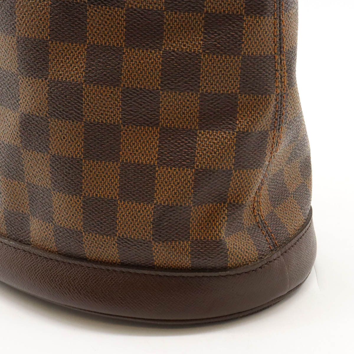 Louis Vuitton Louis Vuitton Louis Vuitton Damier Marais Bucket Shoulder Bag Tote N42240 Canvas Tote Bag N42240 in Very Good Condition Size ONE SIZE - 8 Thumbnail